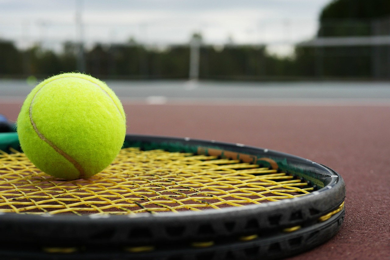 tennis racket, tennis ball, racket-5229711.jpg